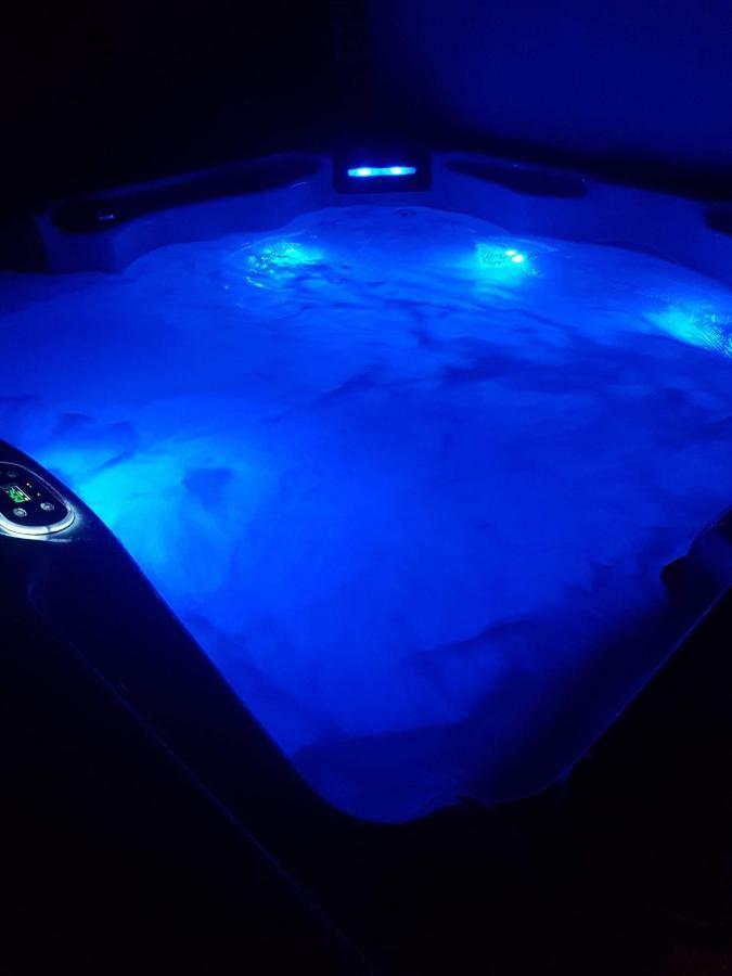 Vollie House With Hot Tub, Sauna & Log Burner Penpont ภายนอก รูปภาพ