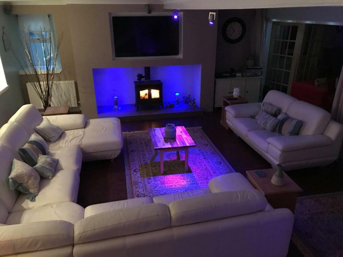 Vollie House With Hot Tub, Sauna & Log Burner Penpont ภายนอก รูปภาพ