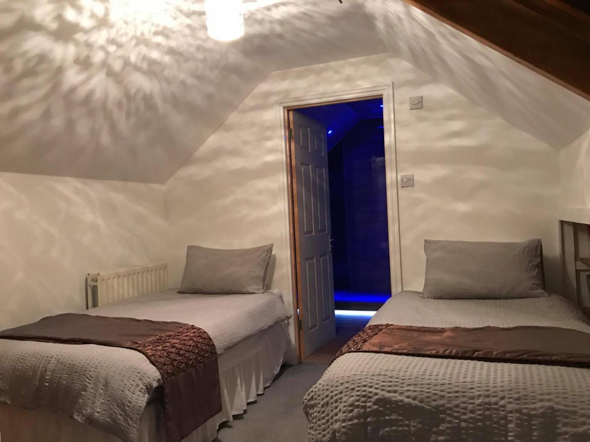 Vollie House With Hot Tub, Sauna & Log Burner Penpont ภายนอก รูปภาพ